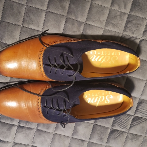 Men's shoes worn twice. Wrong US size. - Picture 1 of 3